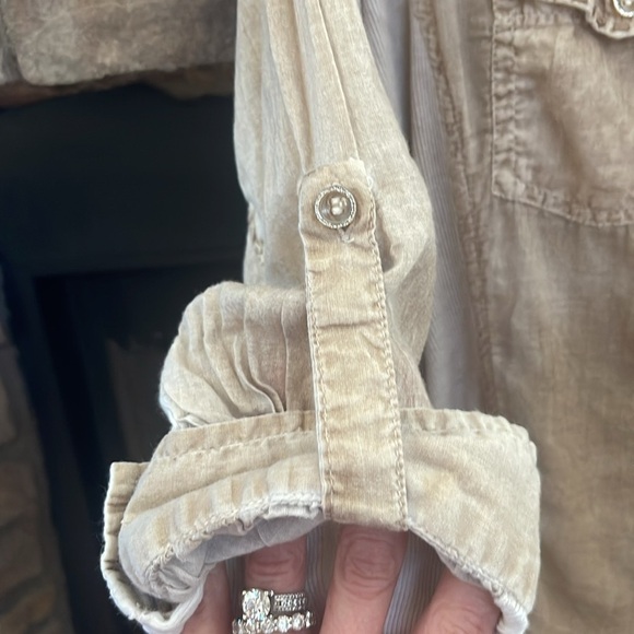 Brown ombre button down top with rolled sleeves and embellishments. Size 2X - Picture 3 of 12
